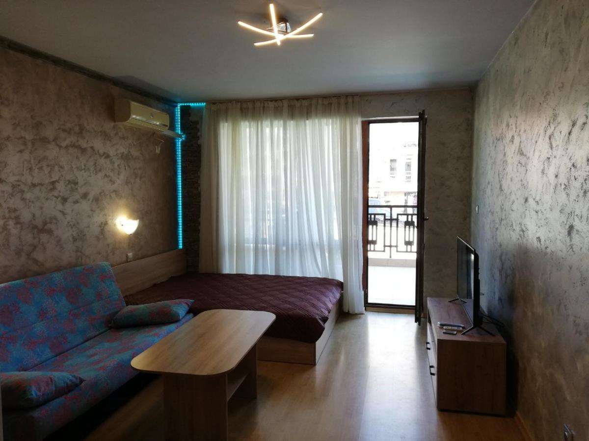 Lovely Studio In A Complex With A Pool By Flat Mаnаger Szveti Vlasz Kültér fotó