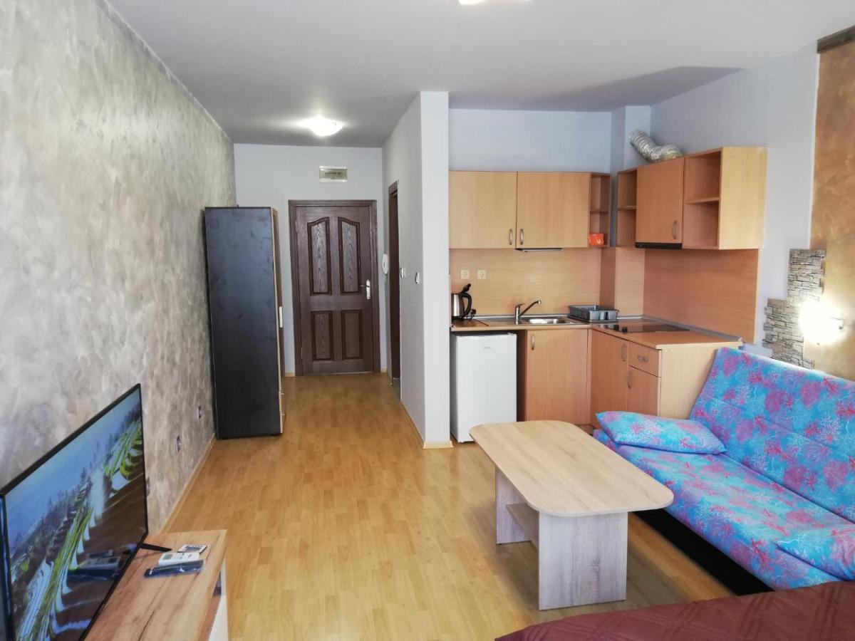 Lovely Studio In A Complex With A Pool By Flat Mаnаger Szveti Vlasz Kültér fotó