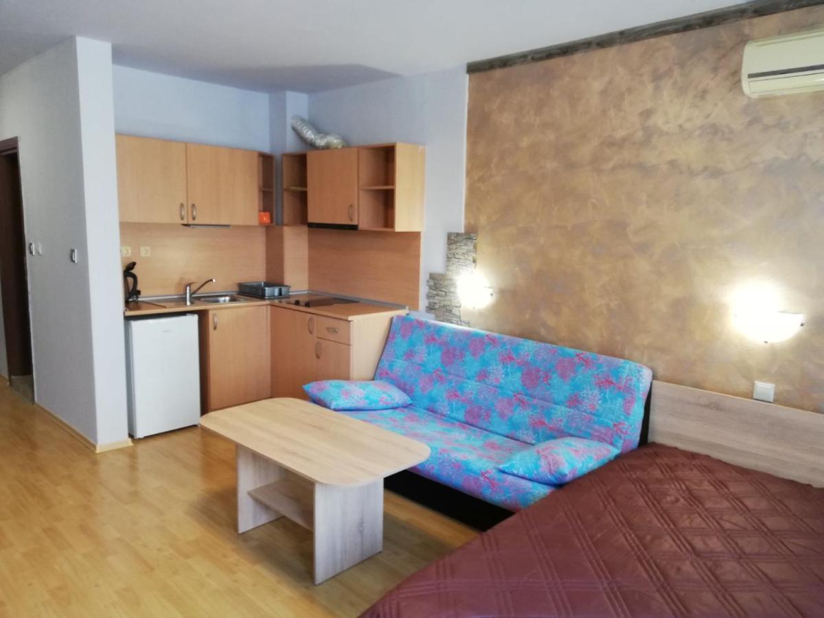 Lovely Studio In A Complex With A Pool By Flat Mаnаger Szveti Vlasz Kültér fotó